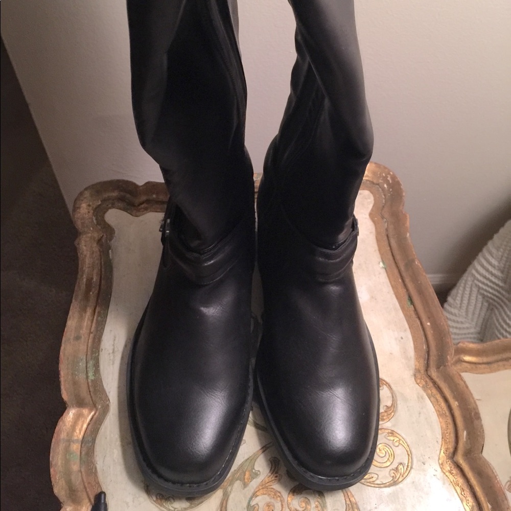 PLUS SIZE TORRID KNEE HIGH BOOTS